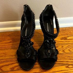 Vera Wang lavender Haylee Blk satin jeweled heels Sz 8 1/2